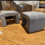 Set van 2 hockers. Grijs stof